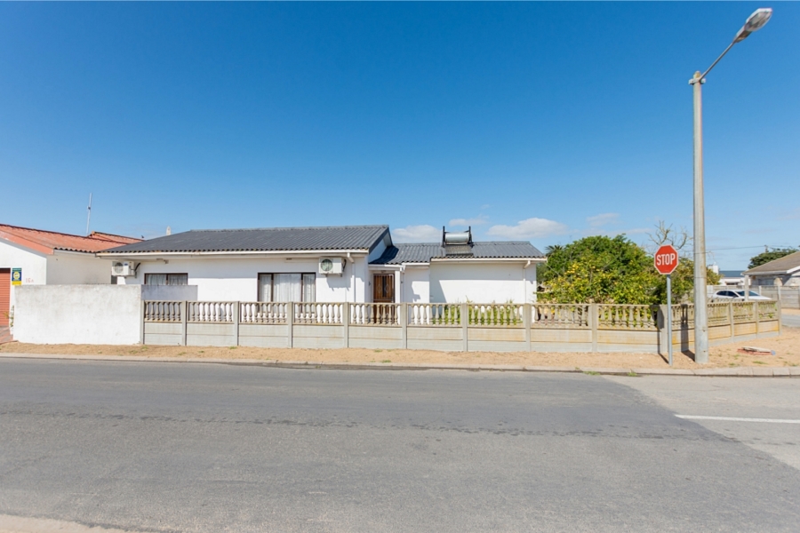 2 Bedroom Property for Sale in Laaiplek Western Cape